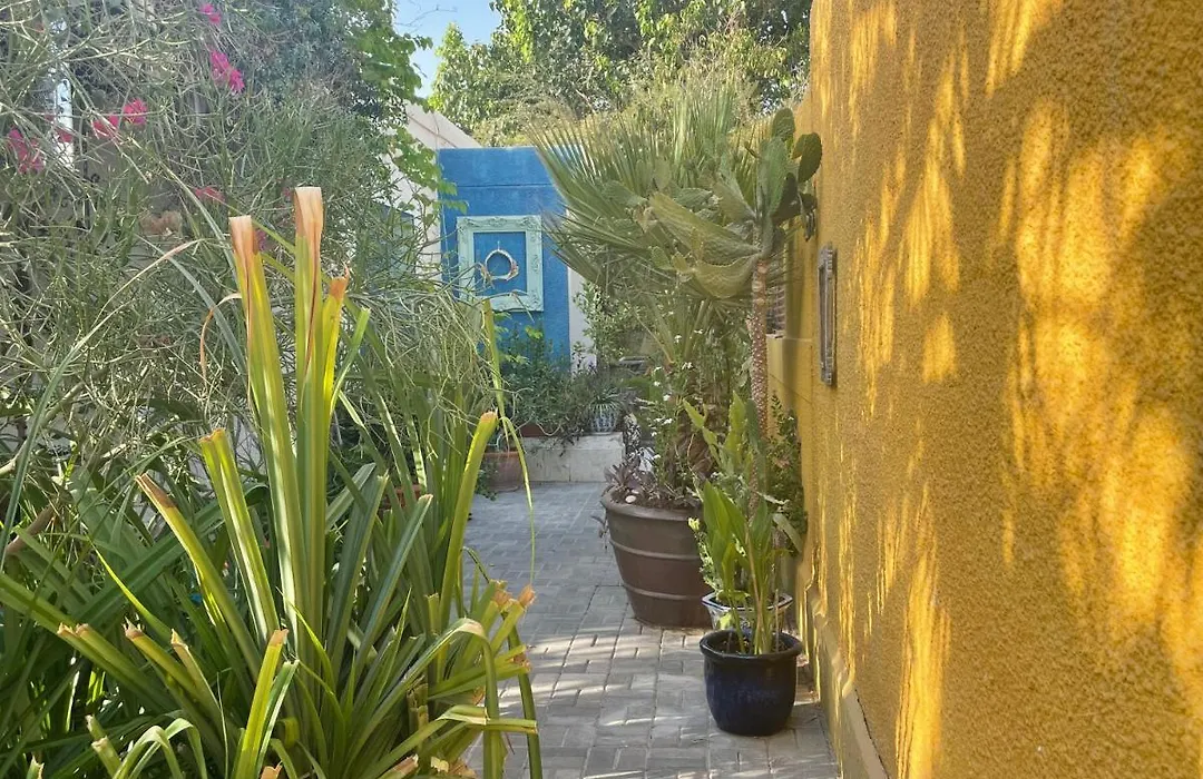 Tropicana Guestroom 7 Min Walk From The Beach-1