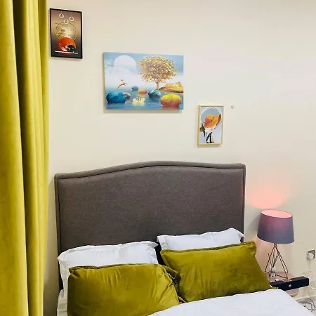 Dubai Super Studio 2-3